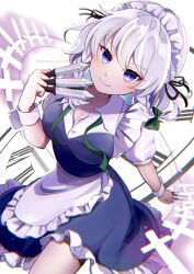 1girl apron between_fingers black_ribbon blue_eyes blue_skirt bow braid breasts caramel_umashi cleavage clock collared_shirt cowboy_shot frilled_apron frilled_skirt frilled_sleeves frills green_bow green_ribbon hand_up highres holding holding_knife izayoi_sakuya knife knives_between_fingers lips looking_at_viewer maid_headdress medium_breasts medium_hair ribbon shirt simple_background skirt smile solo touhou twin_braids twitter_username white_apron white_background white_hair white_shirt white_wrist_cuffs wrist_cuffs