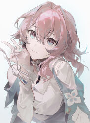 1girl absurdres black_choker blue_eyes blue_jacket bra_strap breasts chinese_commentary choker commentary_request earrings flower_ornament hand_up highres honkai:_star_rail honkai_(series) jacket jewelry long_sleeves looking_at_viewer march_7th_(honkai:_star_rail) march_7th_(preservation)_(honkai:_star_rail) medium_breasts medium_hair multicolored_eyes off-shoulder_jacket off_shoulder pink_eyes pink_hair pink_pupils refa single_earring smile solo two-tone_eyes underbust upper_body v