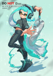 1girl arm_behind_head black_pants black_shirt black_shoes blue_background blue_hair bodystocking braid breasts closed_mouth commentary crop_top fishnet_bodystocking fishnets full_body half-closed_eyes headphones highres holding holding_weapon inkling inkling_girl inkling_player_character jinkoika long_hair long_sleeves midriff nintendo outstretched_arm painbrush_(splatoon) pants shirt shoes single_braid solo splatoon_(series) standing standing_on_one_leg symbol-only_commentary tentacle_hair torn_clothes torn_pants weapon yellow_eyes
