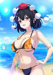 1girl :d alternate_costume arm_at_side bare_shoulders beach bikini black_hair blue_sky blurry blurry_background blush breasts cleavage collarbone commentary_request cowboy_shot crossed_bangs day eyelashes groin hair_between_eyes halterneck hand_on_own_hip hat highres kitaura_kasumi large_breasts leaf_print lens_flare looking_ahead maple_leaf_print medium_hair multicolored_bikini navel o-ring o-ring_bikini o-ring_top ocean open_mouth orange_bikini outdoors pointy_ears pom_pom_(clothes) print_bikini red_eyes red_hat shameimaru_aya skindentation sky smile solo stomach swimsuit teeth tokin_hat touhou two-tone_bikini underboob upper_teeth_only water_drop wet wet_hair