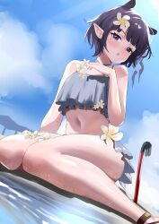 1girl black_hair blue_eyes blush cloud crowbar flower frills hair_flower hair_ornament highres hololive hololive_english midriff mole mole_under_eye navel ninomae_ina&#039;nis open_mouth pointy_ears redi_(rasec_asdjh) sand short_hair sitting sky solo swimsuit virtual_youtuber wariza water