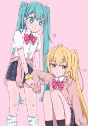 2girls akita_neru annoyed aqua_hair blonde_hair bow bowtie cardigan gyaru hatsune_miku highres kogal long_hair loose_socks mayu114521 multiple_girls pink_background pink_cardigan red_bow red_bowtie school_uniform serafuku side_ponytail simple_background sitting socks triple_ryuunen twintails vocaloid zako_(vocaloid)