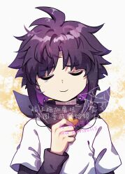 1boy absurdres alternate_skin_color alternate_universe antenna_hair arm_at_side bandana bandana_around_neck black_bandana black_hair black_shirt child chinese_commentary chinese_text closed_eyes closed_mouth colored_inner_hair commentary_request facing_viewer flipped_hair frisk_(undertale) gold_necklace hand_up heart heart_necklace highres holding holding_jewelry holding_necklace jewelry layered_sleeves long_sleeves male_focus multicolored_hair necklace nishinianshaodehuanxi137 purple_hair shirt short_hair short_over_long_sleeves short_sleeves sidelocks simple_background smile solo straight-on tearing_up translation_request two-tone_hair u_u undertale upper_body white_background white_shirt xtale yellow_background