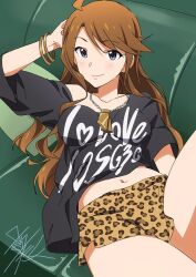 1girl ahoge animal_print black_shirt blue_eyes breasts brown_hair collarbone couch cushion hand_up head_rest idolmaster idolmaster_million_live! jewelry leg_up leopard_print long_hair lying navel necklace on_back on_couch print_shirt shirt shorts signature single_bare_shoulder smile solo swept_bangs taku1122 thighs tokoro_megumi wristband