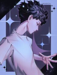 1boy arm_out_of_frame black_eyes black_hair closed_mouth commentary from_side haekchi highres kageyama_shigeo male_focus mob_psycho_100 shirt short_hair solo twitter_username upper_body white_shirt