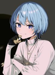 1girl absurdres artist_collaboration black_gloves blue_eyes blue_hair closed_mouth commentary diamond-shaped_earrings earrings flat_chest gloves gold_earrings gold_gloves grey_background highres holding holding_star hololive hoshimachi_suisei hoshimachi_suisei_(artist) hoshimachi_suisei_(spectra_of_nova) jewelry long_sleeves looking_at_viewer necklace official_alternate_costume official_alternate_hair_length official_alternate_hairstyle short_hair simple_background smile solo star_(symbol) star_in_eye star_necklace symbol_in_eye tsumumi_(kandume103) two-tone_gloves upper_body virtual_youtuber
