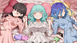 3girls aijou_rentarou aqua_hair baio_rin bed_sheet black_hair blue_hair blunt_bangs breasts character_doll character_request check_character closed_eyes commentary_request gradient_hair heart heart-shaped_pillow highres hiiro_(kiiro_ex) holding_hands interlocked_fingers kimi_no_koto_ga_dai_dai_dai_dai_daisuki_na_100-nin_no_kanojo large_breasts long_hair long_sleeves lying medium_breasts multicolored_hair multiple_girls nakaji_uto nemui_nemu on_back pillow purple_hair red_hair short_hair sleeping smile