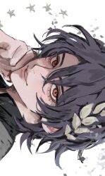 1boy arm_up black_hair black_shirt commentary_request dr._ratio_(honkai:_star_rail) highres honkai:_star_rail honkai_(series) laurel_crown looking_at_viewer lower_eyelashes_only male_focus parted_bangs red_eyes sanpaku shirt short_hair sideways solo star_(symbol) unfinished upper_body white_background xo_5ss