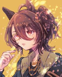1girl agnes_tachyon_(umamusume) agoumauma2 ahoge animal_ears ascot black_ascot black_jacket brown_hair brown_shirt collared_shirt ear_covers hair_between_eyes hand_up highres horse_ears horse_girl huge_ahoge jacket jewelry monocle multicolored_hair necklace open_clothes open_jacket ponytail red_eyes shirt simple_background single_off_shoulder solo umamusume wolf_cut yellow_background