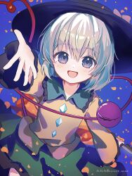 1girl :d artist_name black_hat blue_background blue_eyes blush collared_shirt commentary contrast_collar frilled_shirt_collar frilled_sleeves frills green_hair green_skirt hat highres holding holding_knife knife komeiji_koishi long_sleeves looking_at_viewer nene_man number-only_commentary open_mouth outstretched_arm shirt short_hair skirt smile solo third_eye touhou twitter_username yellow_shirt