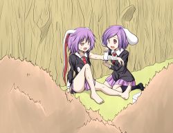 2girls animal_ears rabbit_ears long_hair multiple_girls purple_hair red_eyes reisen reisen_udongein_inaba shamisen_(syami_sen) short_hair touhou