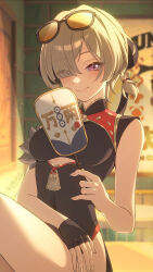 1girl black_dress black_gloves blonde_hair blurry blurry_background breasts china_dress chinese_clothes chinese_commentary closed_mouth commentary_request covered_navel dress eyes_visible_through_hair eyewear_on_head fingerless_gloves fingernails gloves hair_over_one_eye hand_fan headgear highres holding holding_fan indoors looking_at_viewer making-of_available medium_breasts purple_eyes short_hair side_slit signature single_fingerless_glove sitting smile so_zei_tama_tama solo sunglasses sweety_(zenless_zone_zero) thighs tinted_eyewear tuanshan yellow-tinted_eyewear zenless_zone_zero