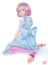 1girl angelica_farnby bow dress feet female_focus foot_focus full_body hair_bow highres loli looking_back open_mouth pink_eyes pink_hair sega senjou_no_valkyria_(series) senjou_no_valkyria_4 short_hair smile soles stirrup_legwear toeless_legwear toes tsa