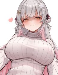 1girl absurdres blush breasts closed_mouth commentary_request daysss double_bun empty_eyes evil_smile flower grey_hair hair_bun hair_flower hair_ornament hairclip headgear heart highres indie_virtual_youtuber large_breasts long_hair long_sidelocks looking_at_viewer partially_shaded_face pink_hair ribbed_sweater side_up_bun sidelocks simple_background smile solo suou_patra sweater taut_sweater turtleneck turtleneck_sweater upper_body virtual_youtuber white_background white_sweater yandere