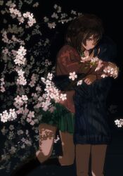 2girls ashashio black_background black_socks blue_sweater brown_eyes brown_hair chinese_commentary closed_mouth commentary_request expressionless feet_out_of_frame field flower flower_field from_side green_skirt highres hug kneehighs kogoori_natsumi long_sleeves looking_at_another lying medium_hair multiple_girls niimura_haruka on_back on_ground pink_sweater ribbed_sweater shigatsu_youka short_hair sideways skirt socks sweater white_flower yuri