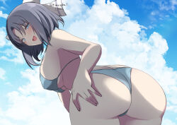 1girl absurdres ass bikini blue_bikini blue_eyes breasts butt_crack chimunge cloud cloudy_sky grey_hair hair_ribbon hand_on_own_ass highres large_breasts looking_at_viewer ribbon senran_kagura senran_kagura_estival_versus senran_kagura_shinovi_versus short_hair signature sky smile swimsuit yumi_(senran_kagura)