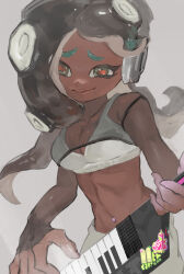 1girl aqua_hair black_hair bra breasts cephalopod_eyes cleavage closed_mouth collarbone cowboy_shot dark-skinned_female dark_skin furrowed_brow ga4me4 green_eyes grey_background headphones highres holding holding_instrument instrument keytar long_hair marina_(splatoon) marina_(springfest)_(splatoon) medium_breasts midriff mole mole_under_mouth multicolored_hair navel_piercing nintendo octoling official_alternate_costume pants piercing red_pupils simple_background smile solo splatoon_(series) splatoon_3 suction_cups tentacle_hair two-tone_hair underwear white_bra white_pants