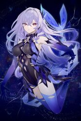 1girl blue_thighhighs breasts elbow_gloves genshin_impact gloves gradient_gloves gradient_legwear gradient_sleeves gradient_thighhighs grey_hair highres pink_eyes purple_gloves purple_thighhighs skirk_(genshin_impact) solo suwa_(swk_kkk) thighhighs