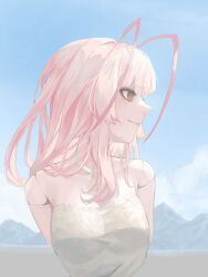 1girl antenna_hair arms_behind_back arthropod_girl blue_sky cockroach_girl highres hitsuji_(sheepsb22) indie_virtual_youtuber looking_to_the_side matara_kan monster_girl multicolored_hair pink_hair red_eyes shirt sky smile solo streaked_hair virtual_youtuber white_shirt