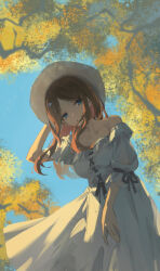 1girl \||/ airool arm_ribbon arm_up asymmetrical_sleeves bang_dream! bang_dream!_it&#039;s_mygo!!!!! bare_shoulders black_ribbon blue_eyes blurry blurry_background breasts brown_hair chinese_commentary collarbone commentary_request cowboy_shot cross-laced_clothes cross-laced_dress day depth_of_field dress frilled_dress frills from_below grey_dress grey_hat grin hat highres leaning_to_the_side long_dress long_hair long_sidelocks looking_at_viewer nagasaki_soyo off-shoulder_dress off_shoulder outdoors parted_bangs puffy_sleeves ribbon short_sleeves sidelighting sidelocks sky smile solo standing sun_hat three-quarter_sleeves tree uneven_sleeves