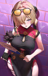 1girl against_wall blonde_hair breasts brick_wall china_dress chinese_clothes cleavage cleavage_cutout clothing_cutout dress eyewear_on_head fang fingerless_gloves gloves hair_over_one_eye hand_fan highres holding holding_fan large_breasts nipples open_mouth pelvic_curtain piukute062 purple_eyes single_fingerless_glove solo sunglasses sweety_(zenless_zone_zero) thigh_strap tinted_eyewear yellow-tinted_eyewear zenless_zone_zero