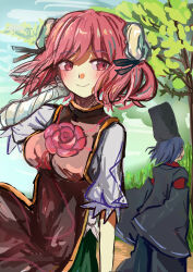 2girls bandaged_arm bandages black_hat black_robe blue_hair blue_sky breasts brown_tabard bun_cover closed_mouth commentary_request day double_bun green_skirt hair_bun hat highres ibaraki_kasen japanese_clothes kariginu kouten looking_at_viewer medium_breasts miyako_yoshika miyako_yoshika_(living) multiple_girls outdoors pink_hair red_eyes robe shirt short_sleeves skirt sky smile solo_focus tabard tate_eboshi touhou tree upper_body white_shirt