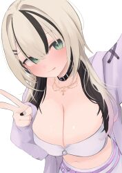 1girl absurdres belt black_choker black_hair blonde_hair breasts choker cleavage cross green_eyes highres jacket jewelry kurumi_noah kurumi_noah_(7th_costume) large_breasts licking_lips looking_at_viewer multicolored_hair navel necklace oyashiro_ooo simple_background tongue tongue_out v virtual_youtuber vspo!