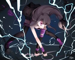 1girl all_fours bare_shoulders black_dress black_thighhighs blush breasts chain cosplay detached_sleeves dress electricity fate/kaleid_liner_prisma_illya fate/stay_night fate_(series) glowing glowing_eye grey_hair highres illyasviel_von_einzbern illyasviel_von_einzbern_(rider_install) long_hair medusa_(fate) medusa_(rider)_(fate) medusa_(rider)_(fate)_(cosplay) nameless_dagger_(fate) pei_iriya purple_eyes short_dress sidelocks small_breasts solo thighhighs weapon