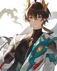 1boy black_shirt blue_eyes closed_mouth coat dan_heng_(honkai:_star_rail) dan_heng_(permansor_terrae)_(honkai:_star_rail) double-parted_bangs dragon_horns dragon_tail earrings eyeliner floating_hair green_eyes hadanugi_dousa hair_between_eyes honkai:_star_rail honkai_(series) horns jewelry long_hair long_sleeves makeup male_focus muya_(77muya) open_kimono piercing pointy_ears red_eyeliner shirt short_hair_with_long_locks simple_background solo tail white_background white_coat yellow_horns zipper