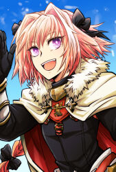 1boy astolfo_(fate) black_bow bow braid cape fang fate/apocrypha fate_(series) fur-trimmed_cape fur_trim gorget hair_bow hair_intakes long_hair male_focus misuke_(gyouran) multicolored_hair open_mouth pink_hair purple_eyes single_braid smile solo streaked_hair upper_body white_hair