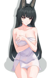 1girl absurdres animal_ears black_hair breasts cleavage collarbone commentary fox_ears fox_girl highres hoshimi_miyabi large_breasts long_hair maxwelzy naked_towel red_eyes simple_background sitting smile solo thighs towel very_long_hair white_background zenless_zone_zero