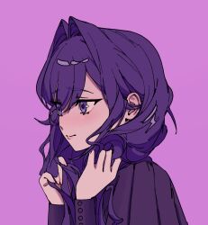 1girl commentary daseinsu derivative_work english_commentary eyes_visible_through_hair from_side hair_intakes hands_in_own_hair highres hololive hololive_english ouro_kronii pink_background portrait purple_eyes purple_hair screenshot_redraw smile solo sono_bisque_doll_wa_koi_wo_suru virtual_youtuber