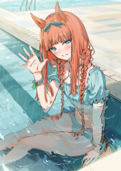 1girl alternate_costume animal_ears aqua_bikini aqua_eyes aqua_ribbon bikini braid emyo hair_ribbon hand_up highres horse_ears horse_girl horse_tail long_hair looking_at_viewer low_twin_braids navel orange_hair orange_tail poolside ribbon silence_suzuka_(umamusume) sitting smile solo stomach swimsuit tail twin_braids umamusume water waving