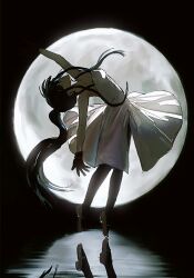 1girl arm_up ashashio backlighting bending_backward black_background black_gloves blue_hair breasts commentary dress english_commentary floating_hair from_side full_body full_moon gloves highres long_hair looking_up medium_breasts minato_hikaru moon moon_background parted_lips ponytail reflection reflective_water sidelocks sleeveless sleeveless_dress solo soukou_akki_muramasa standing standing_on_liquid standing_on_one_leg tiptoes white_dress