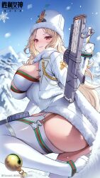 1girl absurdres ass blonde_hair breasts chinese_commentary chinese_text fur_hat fur_trim goddess_of_victory:_nikke gun hat highres holding holding_gun holding_weapon long_hair ludmilla_(nikke) official_art red_eyes solo weapon
