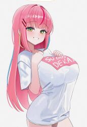 1girl absurdres blue_streaks blush breasts commentary cowboy_shot from_side green_eyes green_streaks grin hair_ornament hairclip hanako_nana hands_on_own_chest hands_up highres huge_breasts long_hair looking_at_viewer multicolored_hair no_pants pink_hair print_shirt red_streaks shirt short_sleeves simple_background smile solo standing stellive straight_hair streaked_hair t-shirt virtual_youtuber white_background white_shirt yeoun