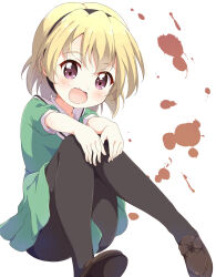 1girl :d black_hairband black_pantyhose blonde_hair blush brown_shoes commentary_request dress fang full_body green_dress hairband hands_on_own_knees higurashi_no_naku_koro_ni houjou_satoko knees_up loafers looking_at_viewer open_mouth pantyhose purple_eyes sailor_collar sailor_dress school_uniform shoes short_hair short_sleeves sitting skin_fang smile solo splatter_background toma_(shinozaki) white_background white_sailor_collar
