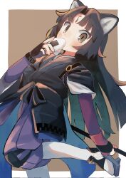 1girl adjusting_footwear animal_ears arknights black_hair black_kimono blush border brown_background brown_eyes commentary_request corrupted_twitter_file dog_ears facial_mark fingerless_gloves food food_in_mouth foot_out_of_frame forehead_mark geta gloves highres holding holding_food holding_polearm holding_weapon infection_monitor_(arknights) japanese_clothes kimono knee_pads kneehighs long_hair looking_at_viewer onigiri parted_bangs polearm red_gloves saga_(arknights) simple_background socks solo standing standing_on_one_leg unko_tonjiru weapon white_background white_socks