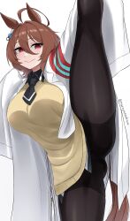 1girl agnes_tachyon_(umamusume) ahoge animal_ears artist_name black_necktie black_shirt blush breasts brown_hair chemical_structure closed_mouth coat collared_shirt earrings flexible hair_between_eyes hem_peeking_out highres horse_ears horse_girl horse_tail huge_ahoge ibuki_grunt jewelry lab_coat large_breasts long_sleeves medium_hair mini_person necktie open_clothes open_coat red_eyes shirt short_necktie simple_background single_earring sleeves_past_fingers sleeves_past_wrists smile solo split spread_legs standing standing_on_one_leg standing_split stretching sweater tail twitter_username umamusume white_background white_coat wide_spread_legs yellow_sweater