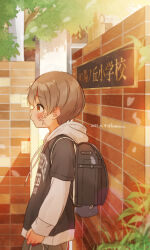 1boy absurdres backpack bag black_bag black_shirt brick_wall brown_hair child commentary_request cowboy_shot dated drawstring far_tarooo grey_pants highres hood hood_down hoodie layered_clothes layered_sleeves leaf long_sleeves male_focus original outdoors pants parted_bangs plant print_shirt profile randoseru rotto_(far_tarooo) shirt short_hair short_over_long_sleeves short_sleeves solo standing tree twitter_username white_hoodie