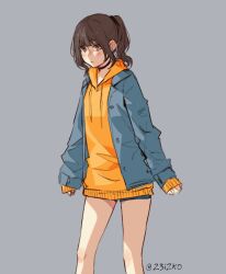 1girl 23i2ko blue_jacket blue_shorts brown_eyes brown_hair collar feet_out_of_frame grey_background high_ponytail highres hood hood_down hoodie jacket looking_at_viewer original ponytail short_shorts shorts sidelocks simple_background solo standing twitter_username yellow_hoodie