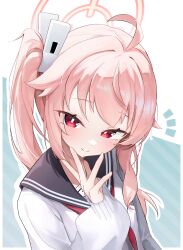 1girl absurdres ahoge black_sailor_collar blue_archive closed_mouth commentary green_background halo highres lcz long_hair long_sleeves looking_at_viewer natsu_(blue_archive) neckerchief notice_lines one_side_up pink_hair red_eyes red_neckerchief sailor_collar shirt solo symbol-only_commentary two-tone_background upper_body white_background white_shirt yellow_halo