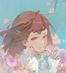 1girl absurdres ahoge blue_sky branch brown_hair chinese_commentary closed_mouth commentary_request day eyelashes floating_hair flower glasses highres holding holding_removed_eyewear light_smile looking_at_viewer medium_hair miren_de_du_nan orange_eyes orange_flower original outdoors pink_flower portrait purple_flower red_flower round_eyewear shirt sky sleeves_past_wrists solo sunlight too_many_flowers turning_head unworn_eyewear white_shirt yellow_flower