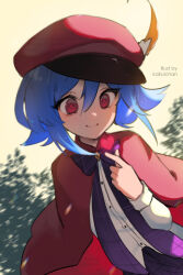 1girl anna_lee blue_hair bow bush buttons cape commentary english_commentary happy_birthday hat heart indie_virtual_youtuber leaflit_mitsuha looking_ahead medium_hair peaked_cap purple_bow red_cape red_eyes red_hat shirt sidelocks smile solo virtual_youtuber white_shirt yellow_background