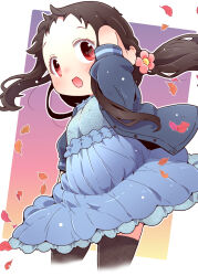 1girl arm_up black_hair black_thighhighs blue_dress blue_jacket commission contrapposto cropped_legs dress flower gradient_background hair_flower hair_ornament highres jacket leaf light_blush low_twintails nomeoil open_clothes open_jacket open_mouth original outline red_eyes short_bangs sidelocks skeb_commission solo thighhighs twintails white_outline wind