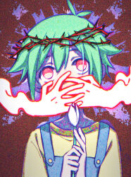 1boy antenna_hair barbed_wire basil_(headspace)_(omori) basil_(omori) blue_overalls chromatic_aberration colored_skin commentary covering_another&#039;s_mouth double-parted_bangs film_grain fingernails flower green_hair hair_between_eyes hands_up head_tilt head_wreath highres holding holding_flower looking_up male_focus manimarough no_pupils official_alternate_eye_color omori overalls purple_background red_background shirt short_hair simple_background solo straight-on tulip two-tone_background upper_body v white_flower white_skin white_tulip yellow_shirt