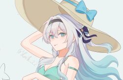 1girl armlet bikini black_hairband blue_bow blue_ribbon blush bow breasts cleavage firefly_(honkai:_star_rail) gradient_hair green_bikini green_pupils grey_hair hair_between_eyes hair_intakes hair_ornament hair_ribbon hairband hat hat_bow honkai:_star_rail honkai_(series) horik_22 jewelry large_breasts large_hat long_hair multicolored_eyes multicolored_hair ribbon simple_background solo swimsuit tongue tongue_out twitter_username two-tone_eyes white_background