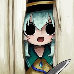 1girl :d bags_under_eyes black_eyes black_hat breaking broken_door buttons contrast_collar diamond_button door frilled_shirt_collar frills green_hair hat hat_ribbon here&#039;s_johnny!_(meme) heripantomorrow holding holding_knife horror_(theme) knife komeiji_koishi meme open_mouth ribbon scene_reference shirt smile solo the_shining touhou yellow_ribbon yellow_shirt