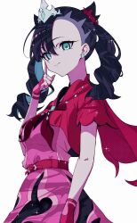 1girl alternate_color asymmetrical_bangs belt black_hair cape closed_mouth dress earrings eyelashes fingerless_gloves gloves green_eyes highres jewelry looking_at_viewer marie_(pixiv59672544) marnie_(champion)_(pokemon) marnie_(pokemon) nintendo official_alternate_costume pink_belt pink_dress pink_gloves pokemon pokemon_masters_ex short_sleeves simple_background smile solo tiara twintails white_background