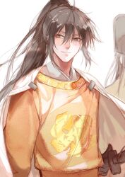 2boys black_gloves black_hair cape chinese_clothes chinese_commentary ddela gloves hanfu high_ponytail highres holding holding_sword holding_weapon jin_(headwear) jin_guangyao long_hair looking_to_the_side male_focus modao_zushi multiple_boys ponytail simple_background smile sword tang_jin_(headwear) upper_body weapon white_background white_cape xue_yang yellow_hanfu yuanlingpao